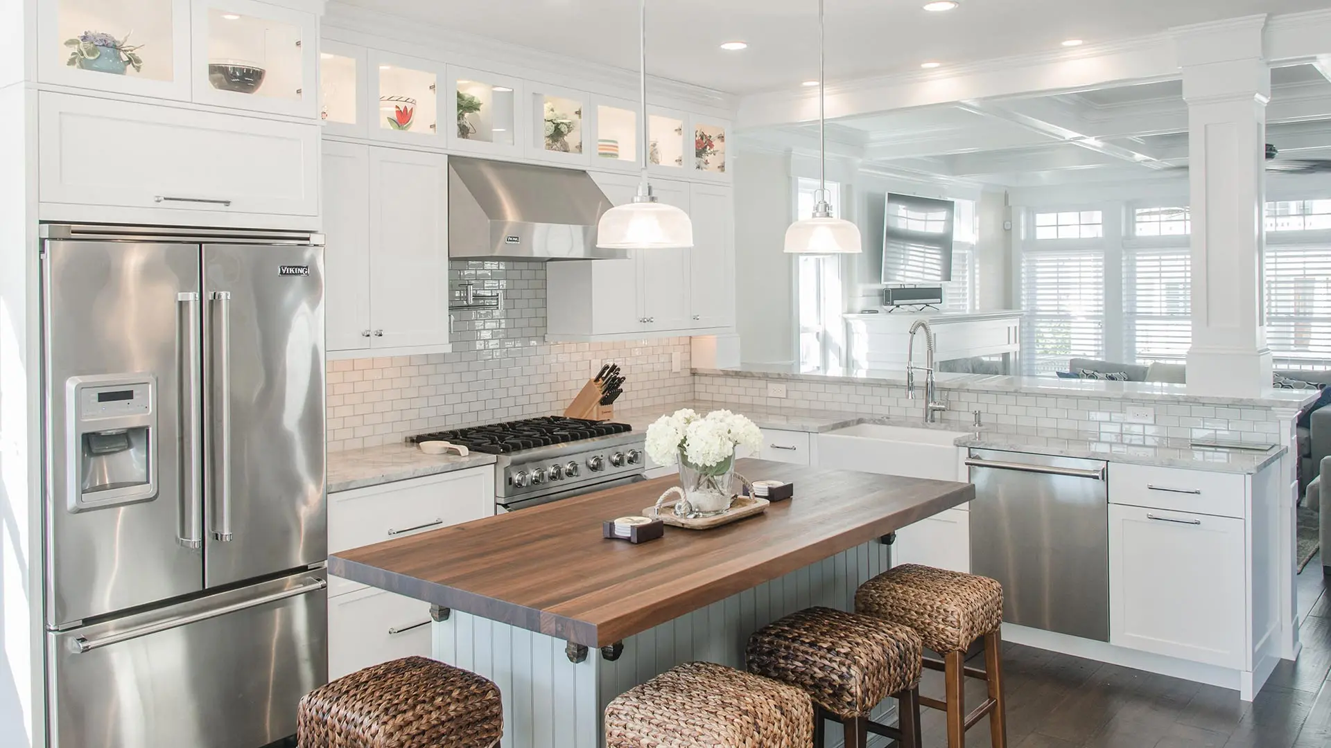 Transitional Kitchen in 34th Street, Longport NJ